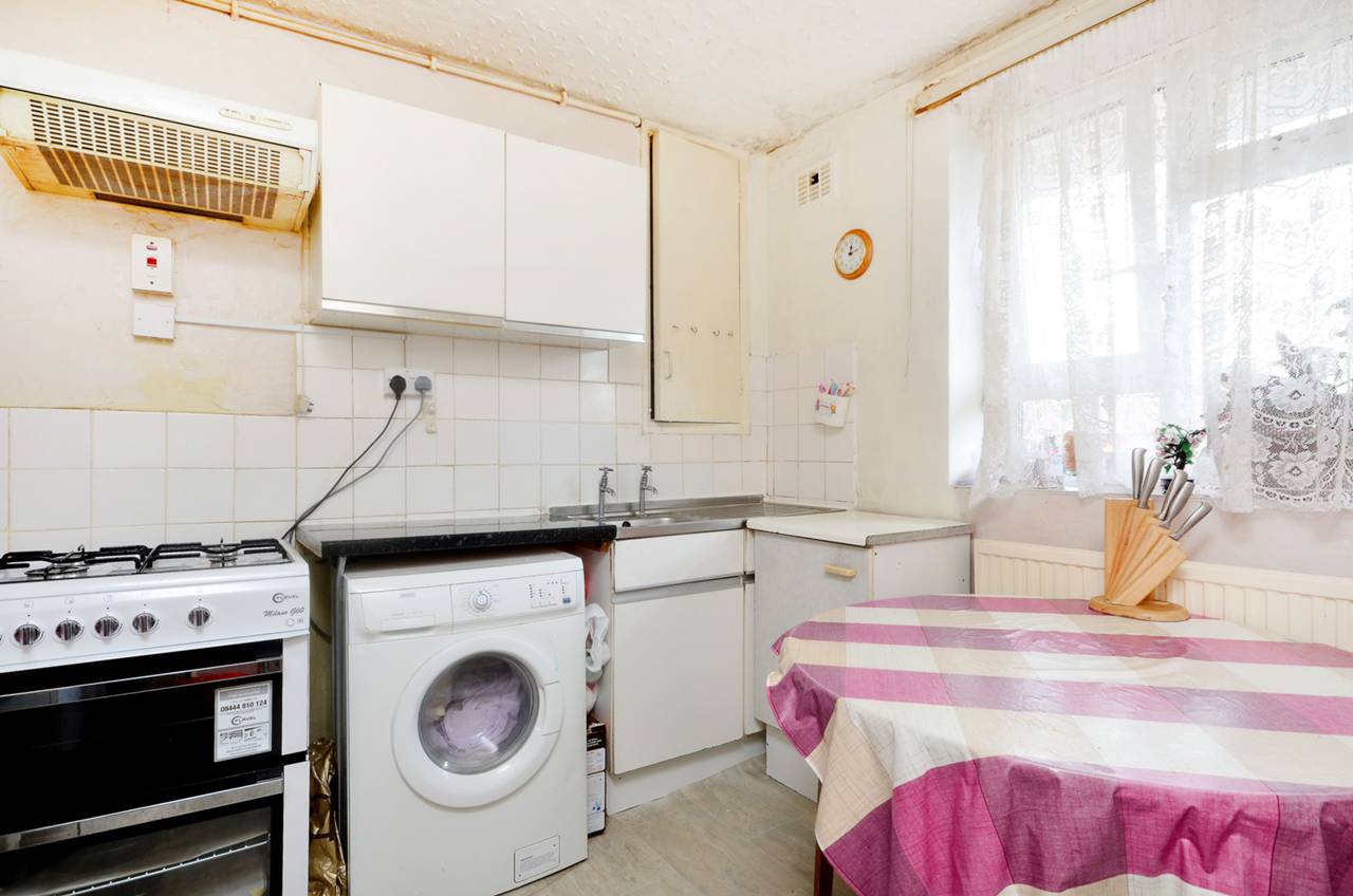 Well located 2Bed flat with private balcony